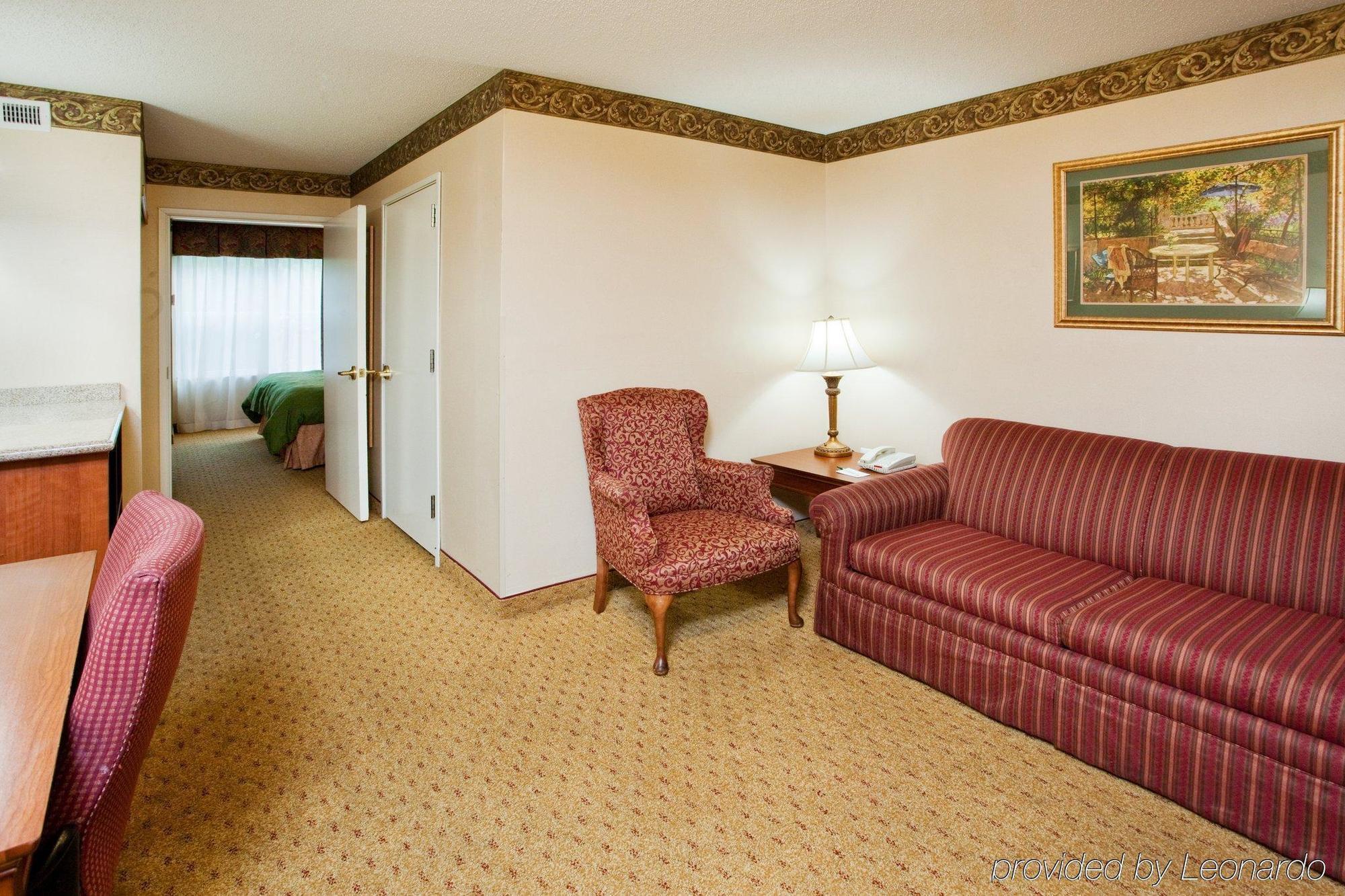 Wingate By Wyndham Waldorf - Washington Dc Area Hotel Room photo